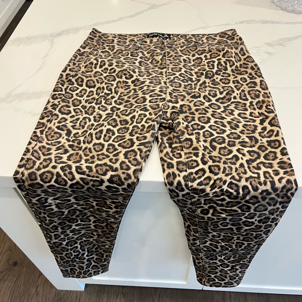 Design Lab straight leg ankle pants